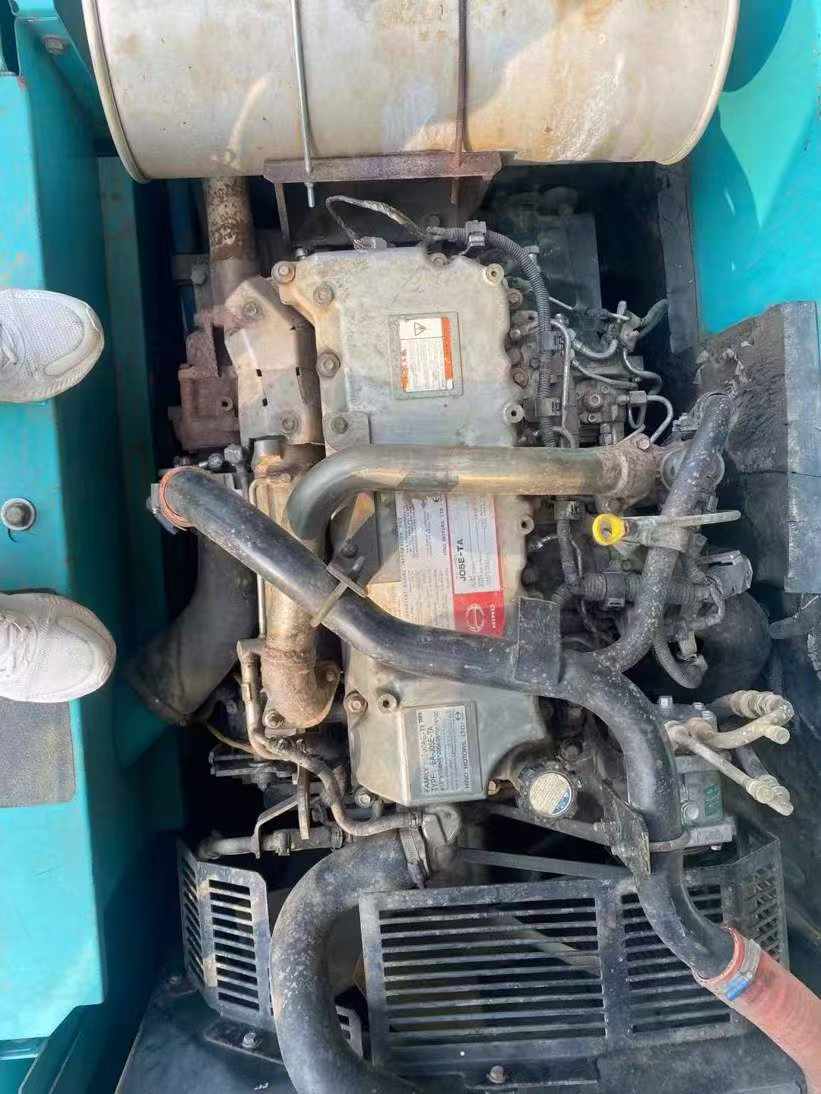 Used Kobelco SK200 Excavator 2016 Model / 2