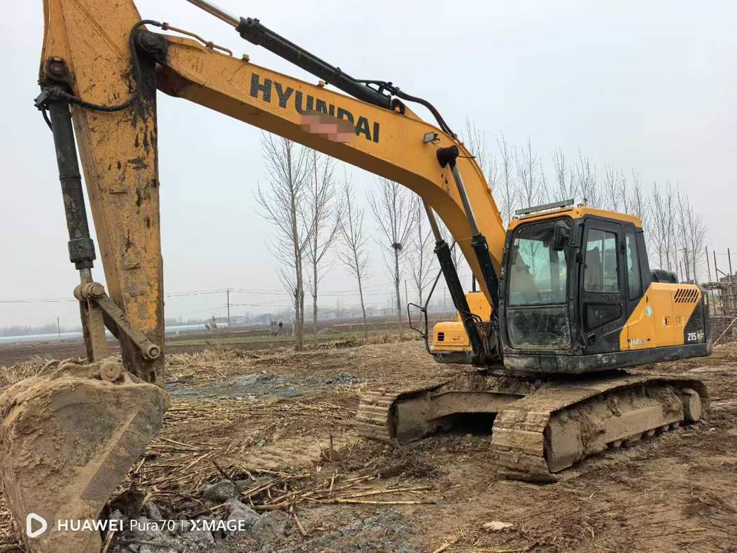 Used Hyundai R215VSN Excavator 2018 Model / 4