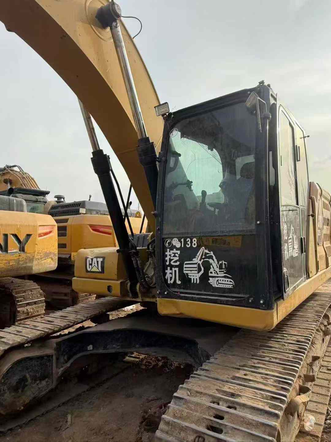 Used Caterpillar 323 Excavator 2018 Model / 4