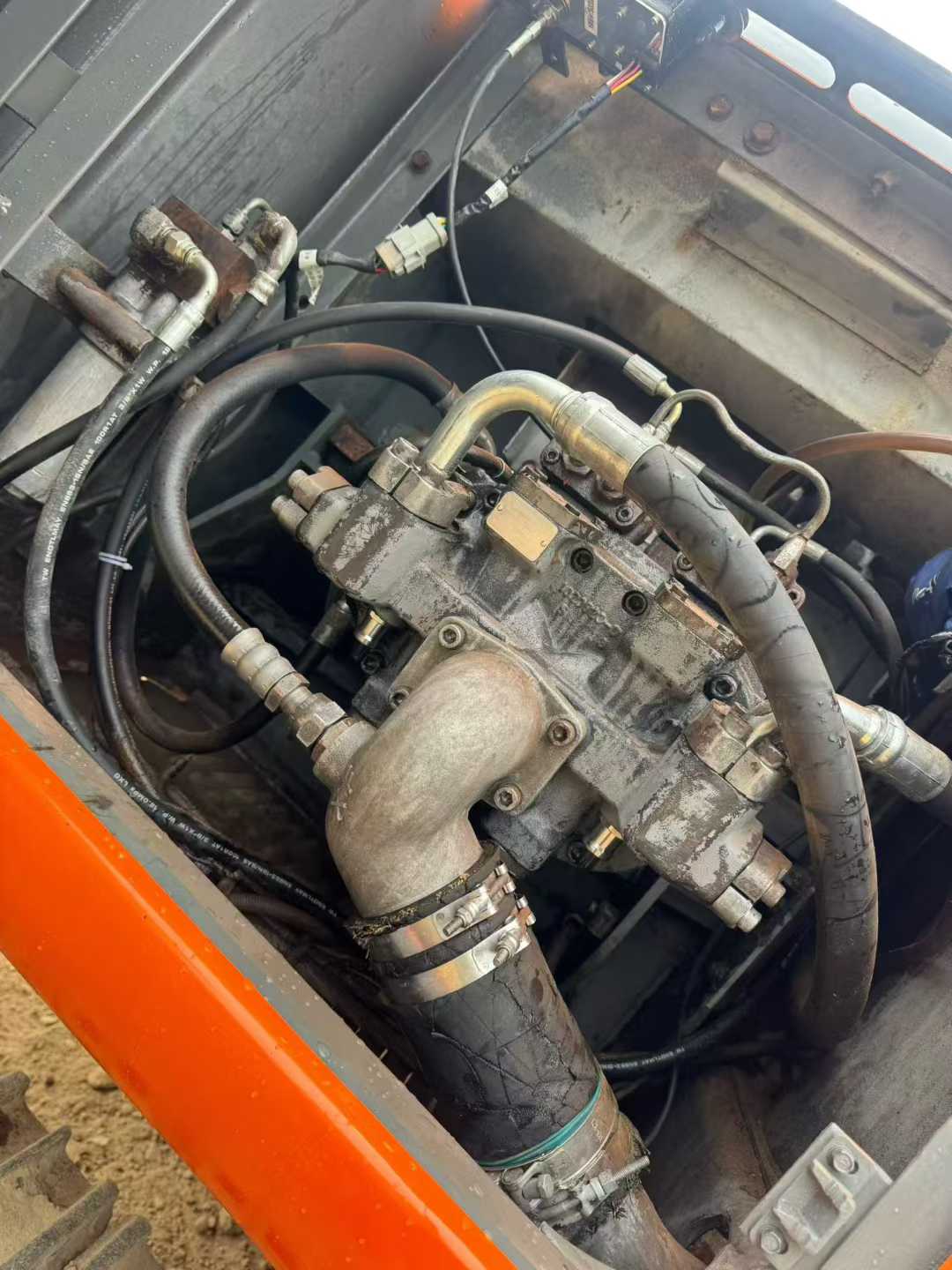 Used Hitachi ZAXIS200 Excavator 2016 Model / 7