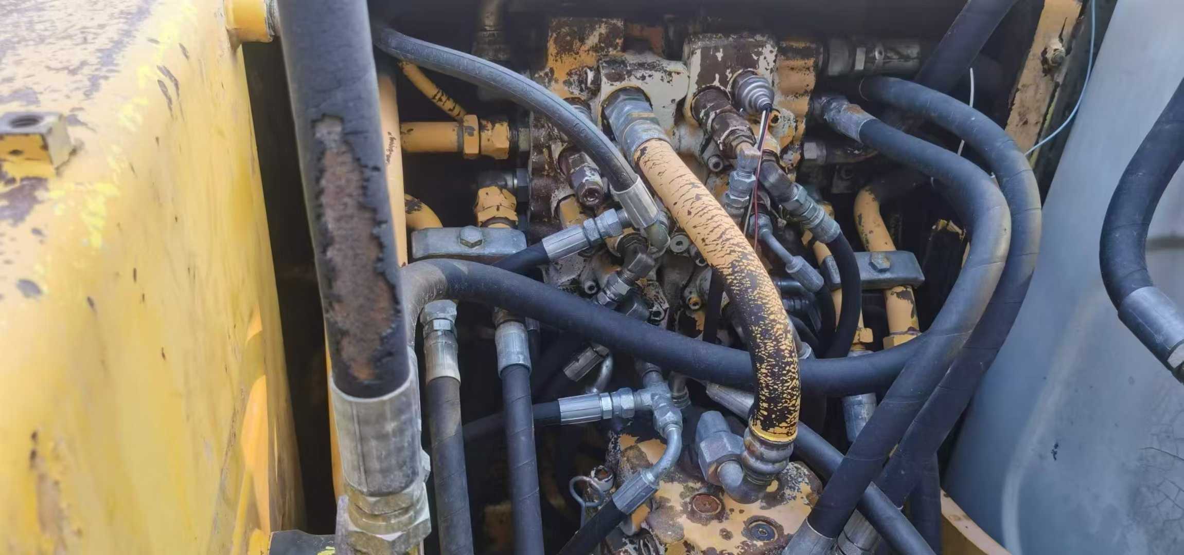 Used Kato HD512 Excavator 2016 Model / 4