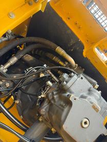 Buy Komatsu PC60-7 Used Excavator / 8 Used Komatsu PC60-7 Excavator 2014 Model / 8