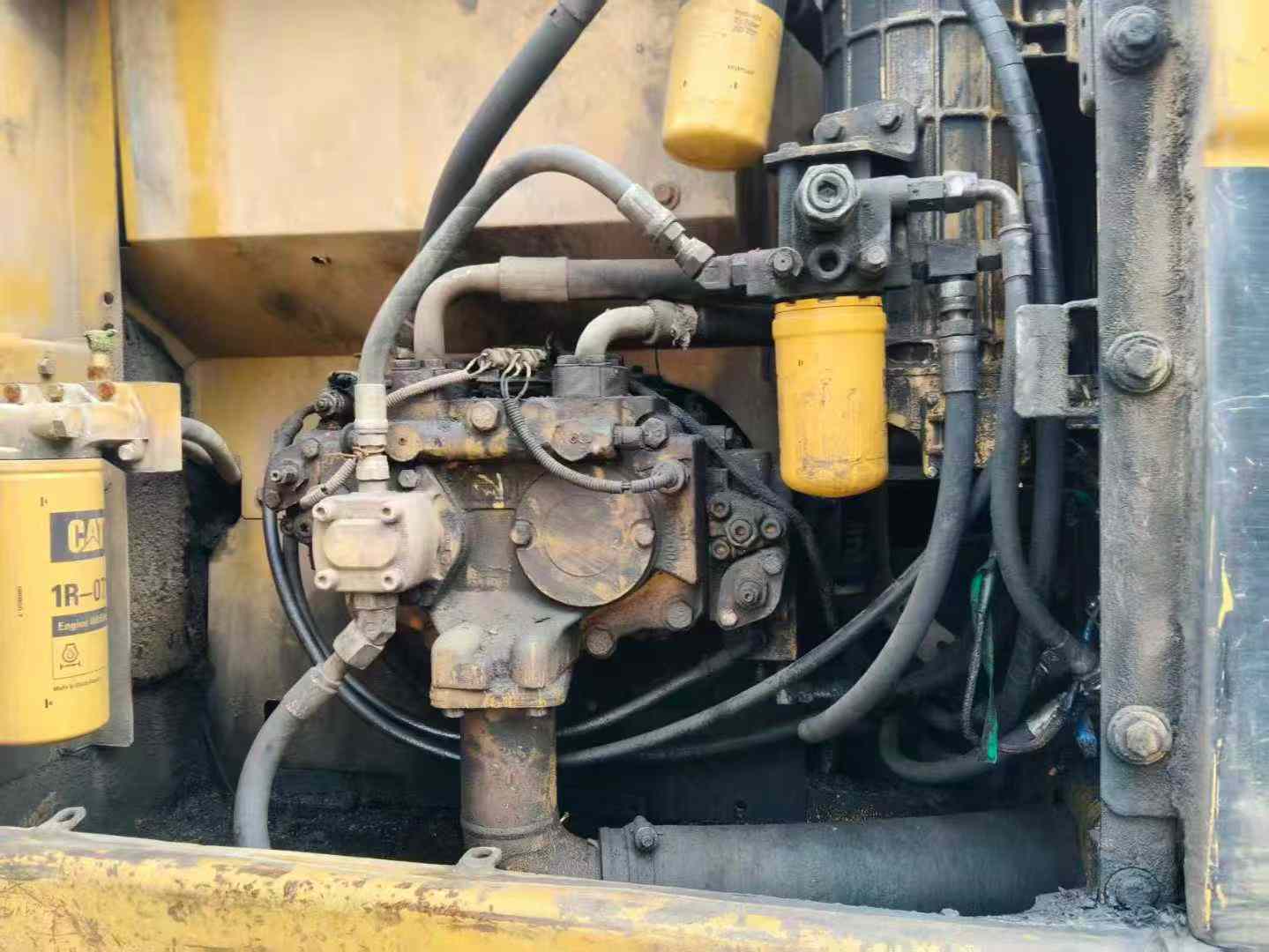 Used Caterpillar 320D Excavator 2016 Model / 3