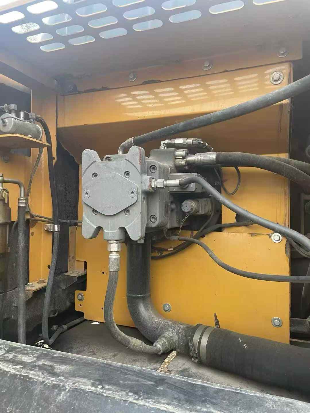 Used Sany SY245H Excavator 2019 Model / 8