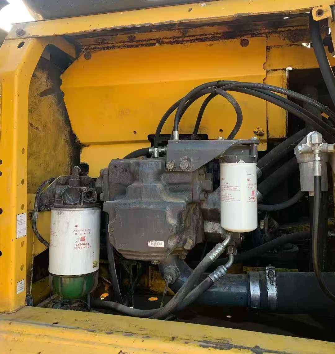 Used Komatsu PC210-8 Excavator 2013 Model / 4