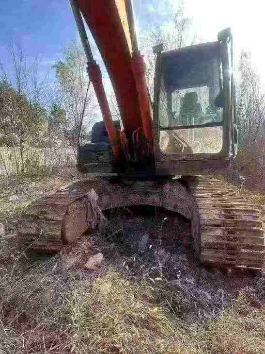 Buy Hitachi ZAXIS200 Used Excavator / 1