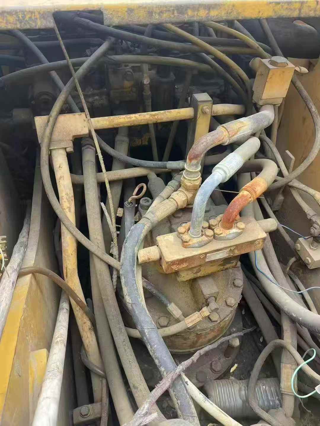 Used Caterpillar 320V2 Excavator 2016 Model / 4