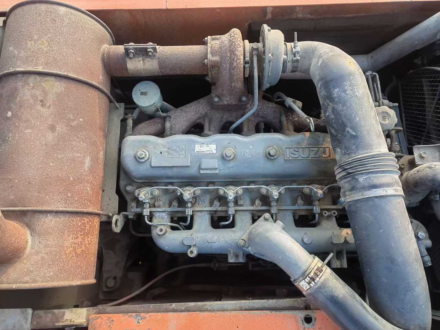 Used Hitachi ZX210LC Excavator 2011 Model / 3