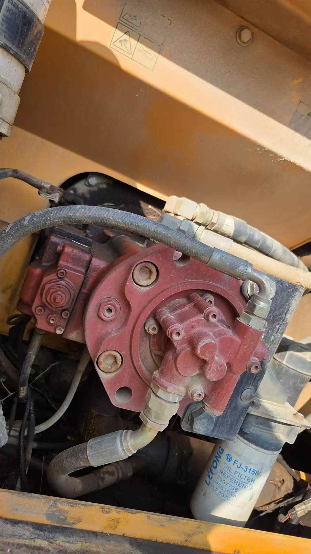 Used Hyundai R215VS Excavator 2018 Model / 3