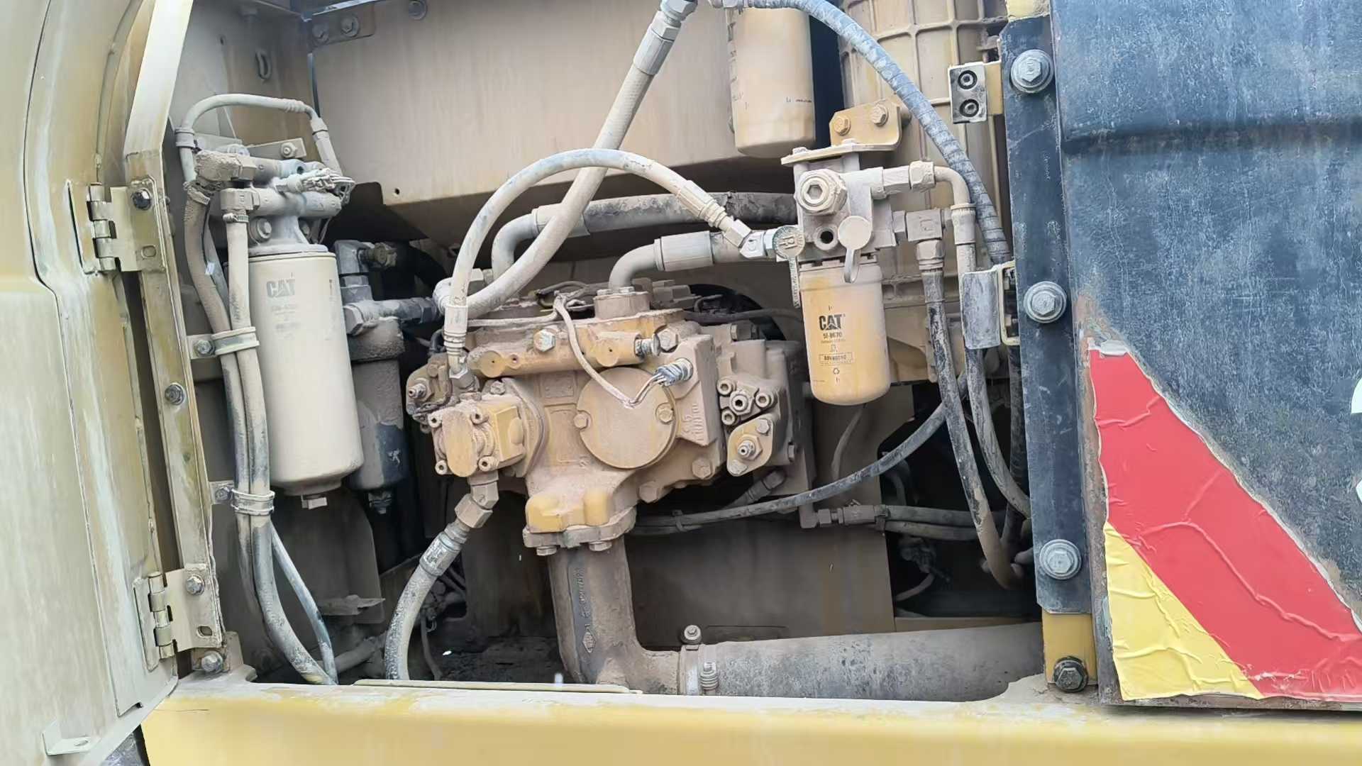 Used Caterpillar 323D2L Excavator 2017 Model / 5