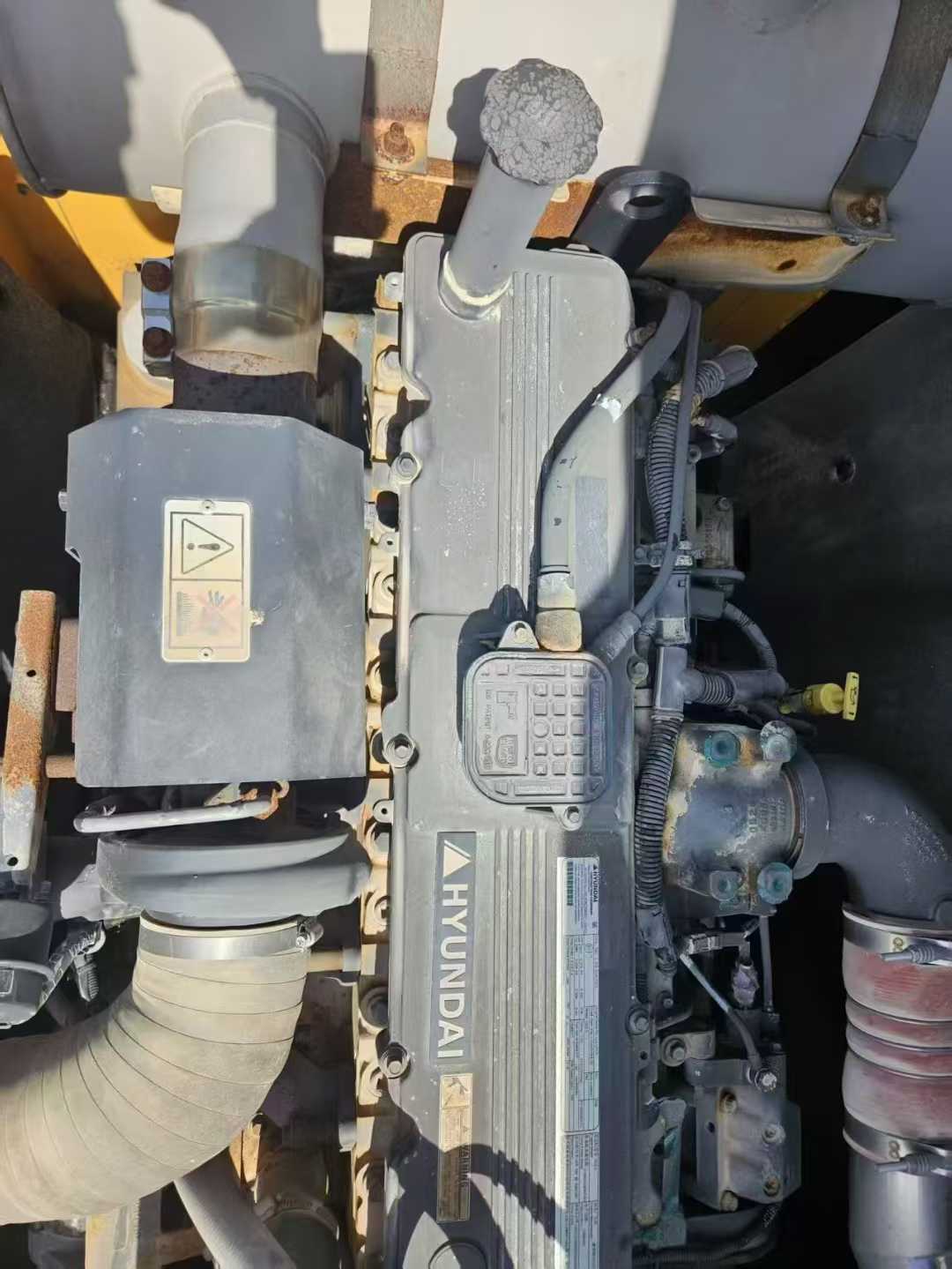 Used Hyundai R420 Excavator 2022 Model / 7