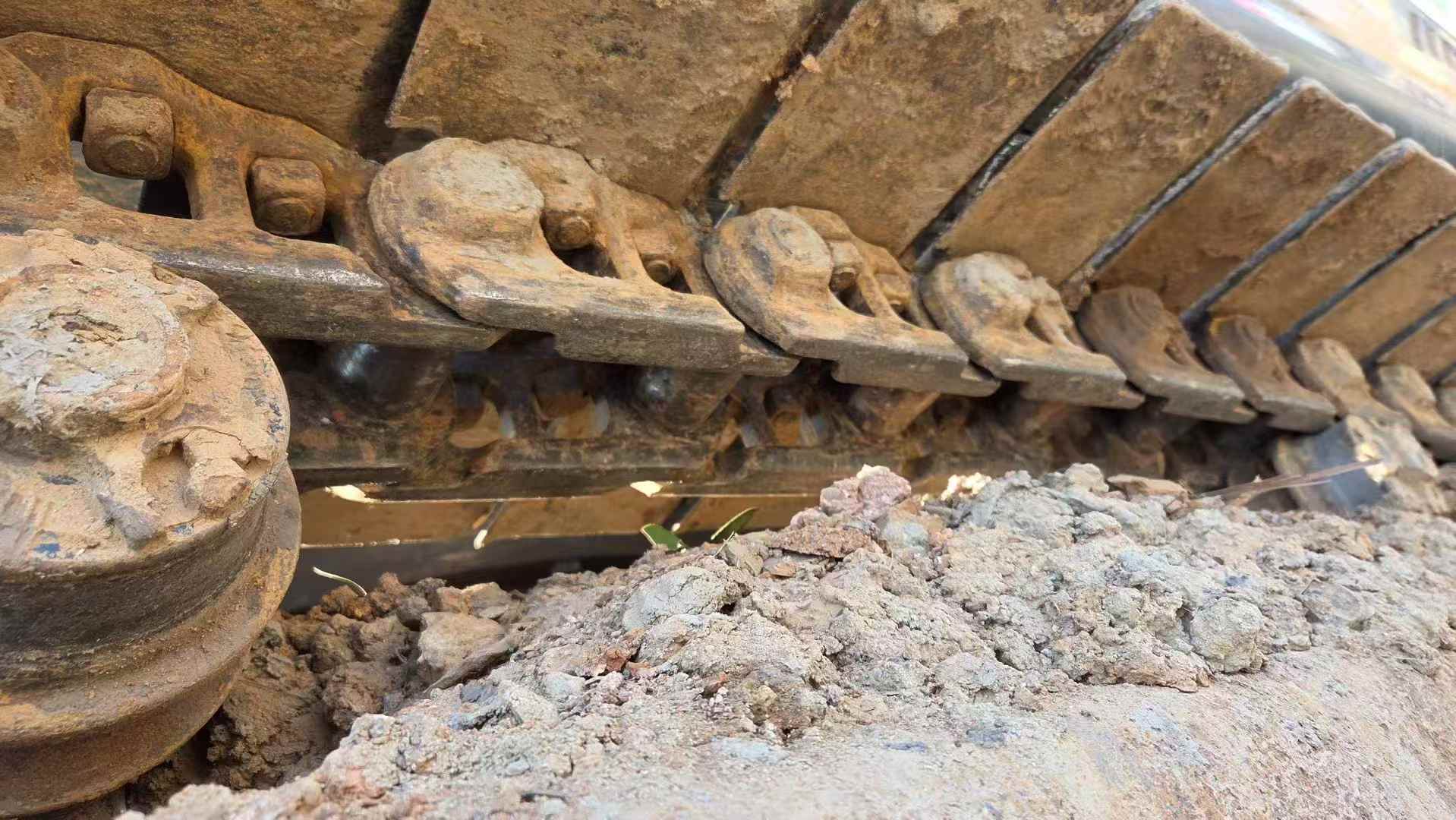 Used Hyundai R215VS Excavator 2018 Model / 5