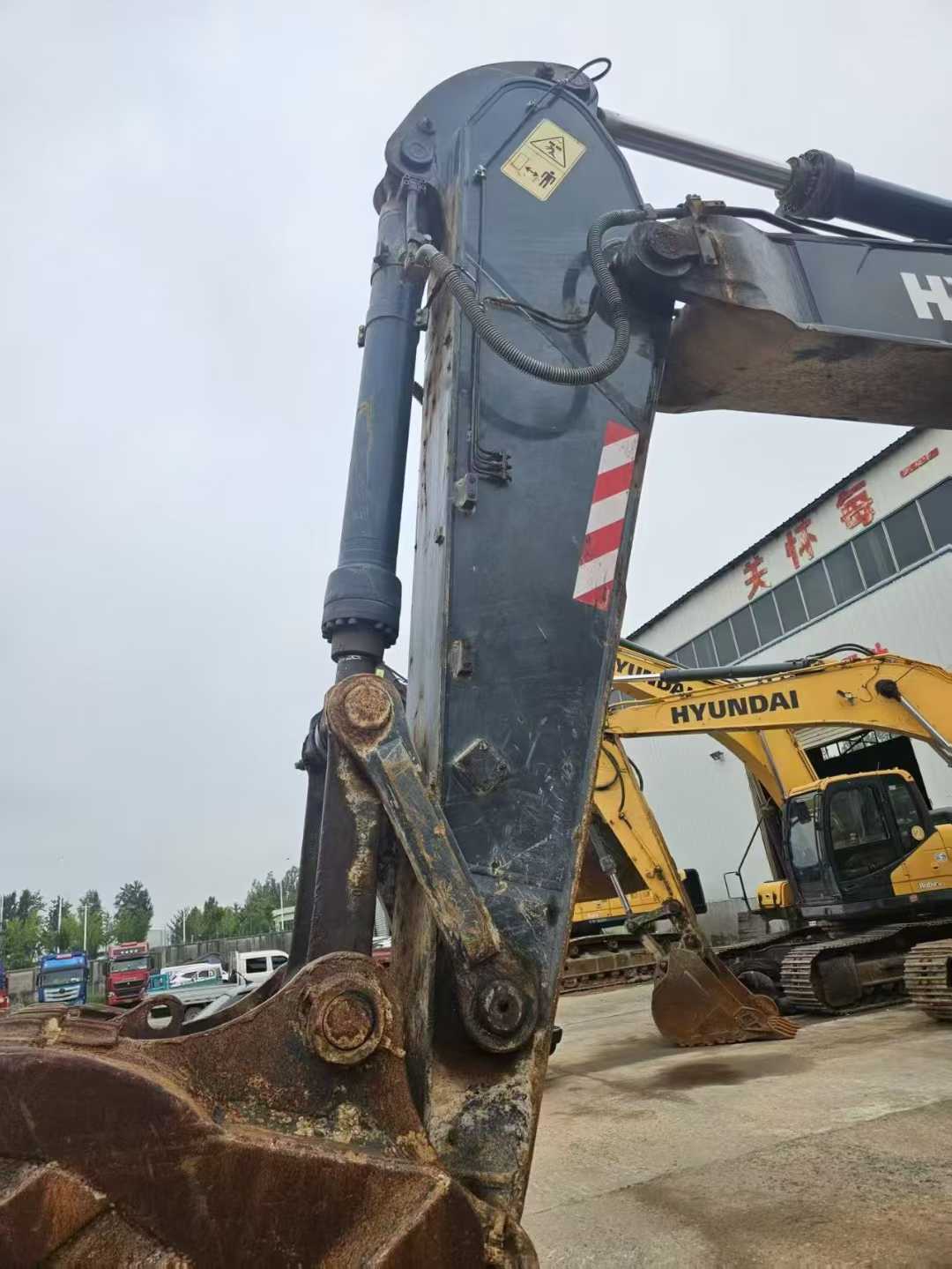 Used Hyundai R420 Excavator 2022 Model / 8