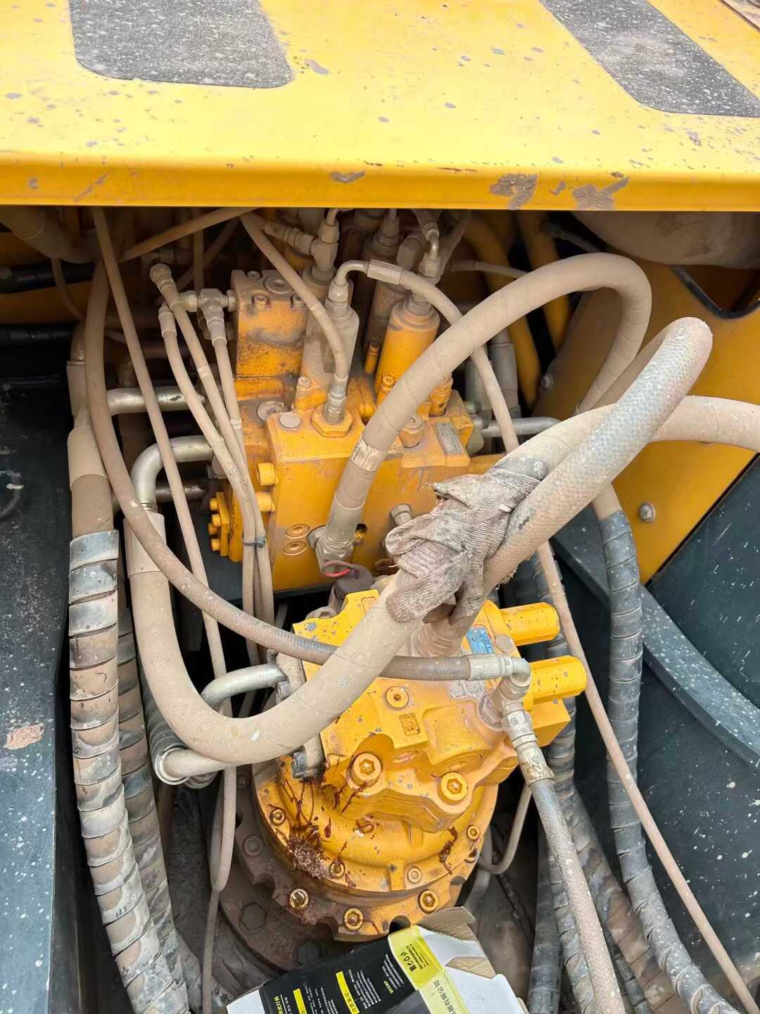 Used Hyundai R215VSN Excavator 2020 Model / 3