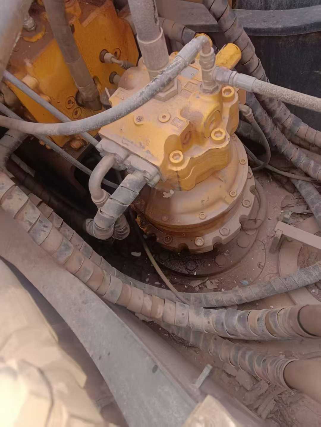 Used Hyundai R215VS Excavator 2016 Model / 3