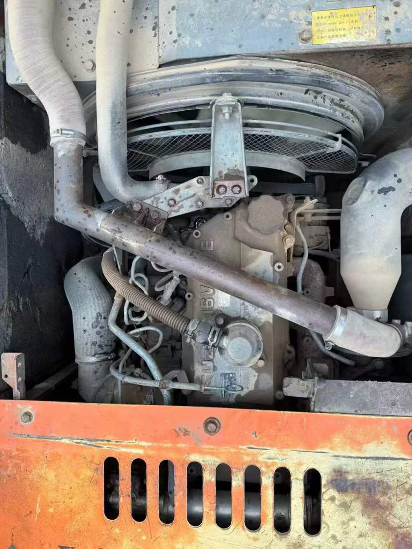 Used Hitachi ZAXIS200 Excavator 2010 Model / 4