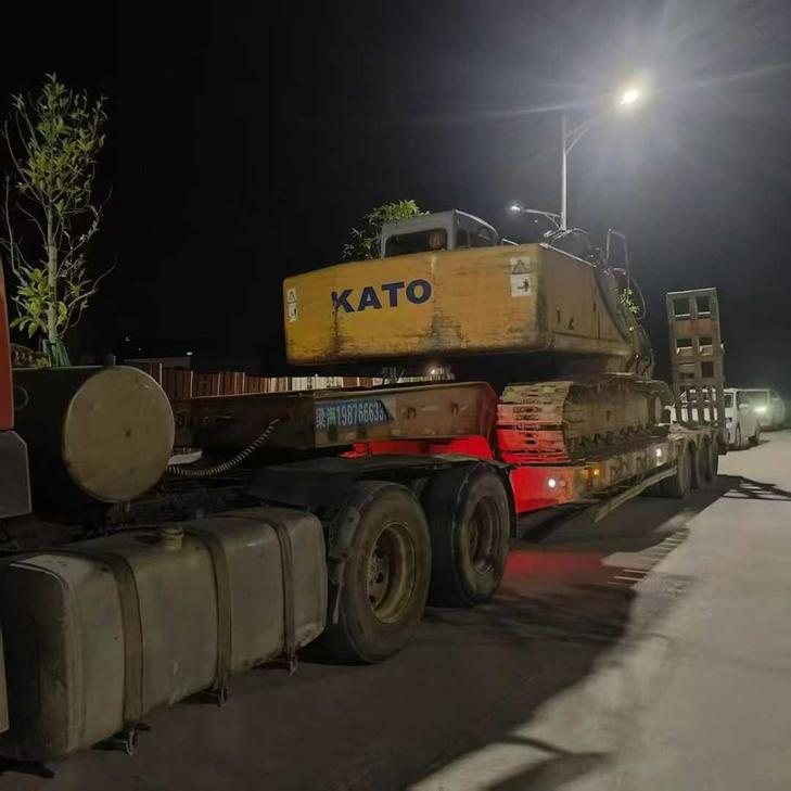 Buy Kato HD820 Used Excavator / 1