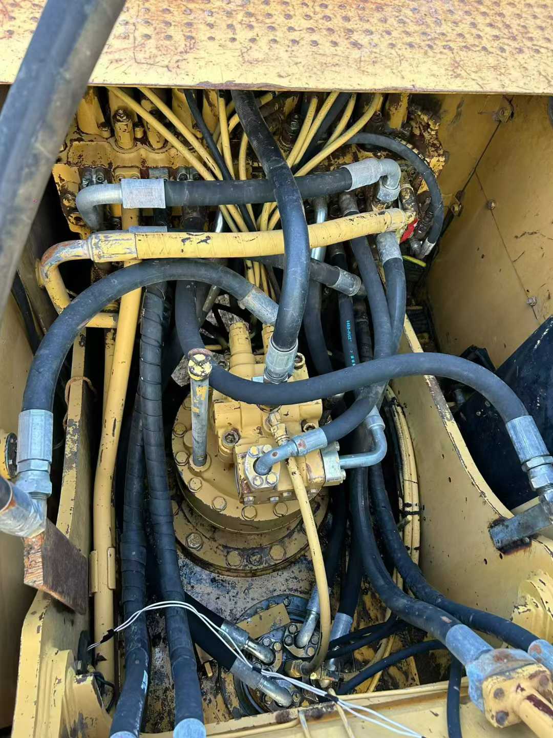 Used Caterpillar 320D Excavator 2016 Model / 8