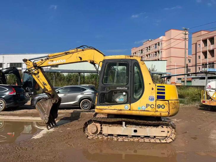 Buy Komatsu PC60-7 Used Excavator / 1