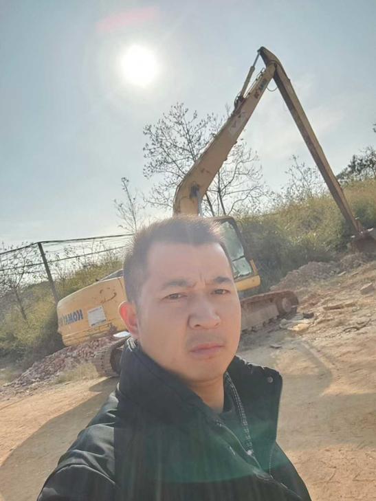 Buy Komatsu PW220-7 Used Excavator / 1