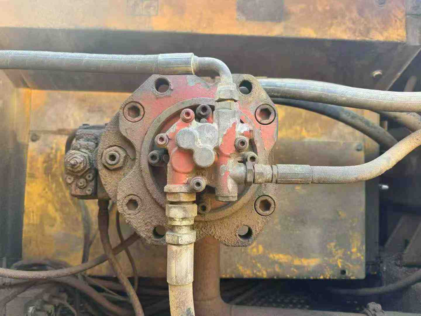 Used Hyundai R335-7 Excavator 2016 Model / 3