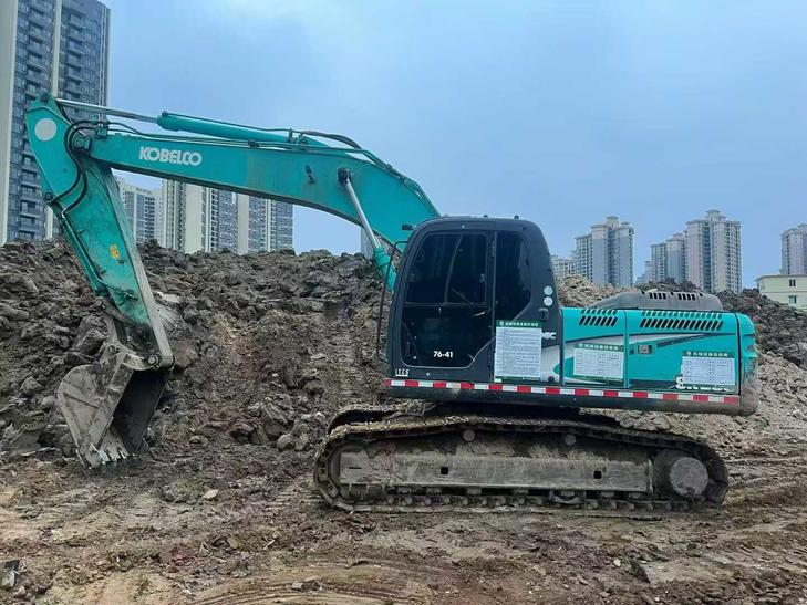 Buy Kobelco SK200-11 Used Excavator / 1
