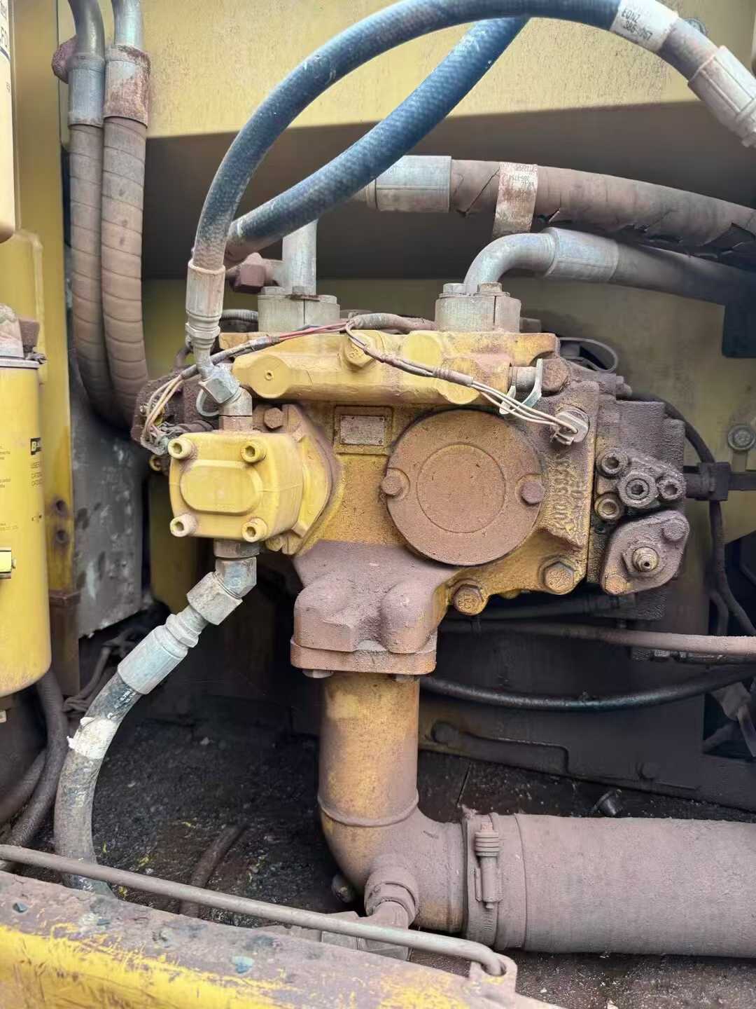 Used Caterpillar CT20 Excavator 2012 Model / 2