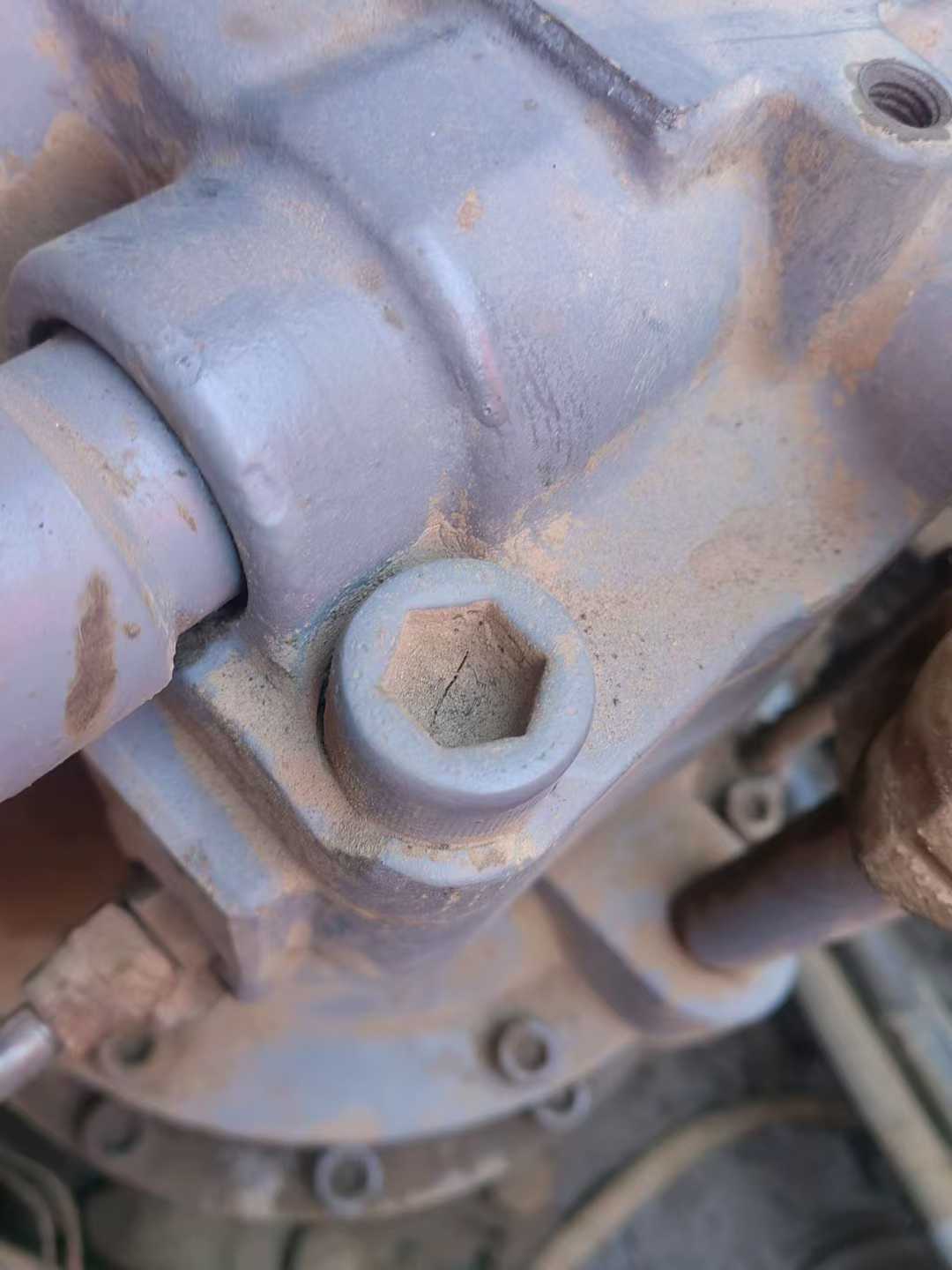 Used Hitachi ZX210LC Excavator 2011 Model / 2