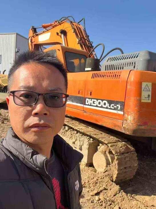 Buy Doosan DL300 Used Excavator / 1