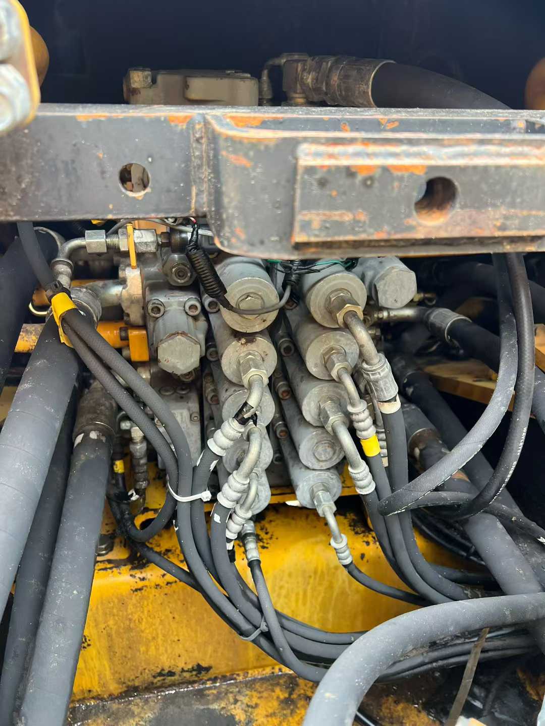 Used Kato HD1430V Excavator 2016 Model / 4