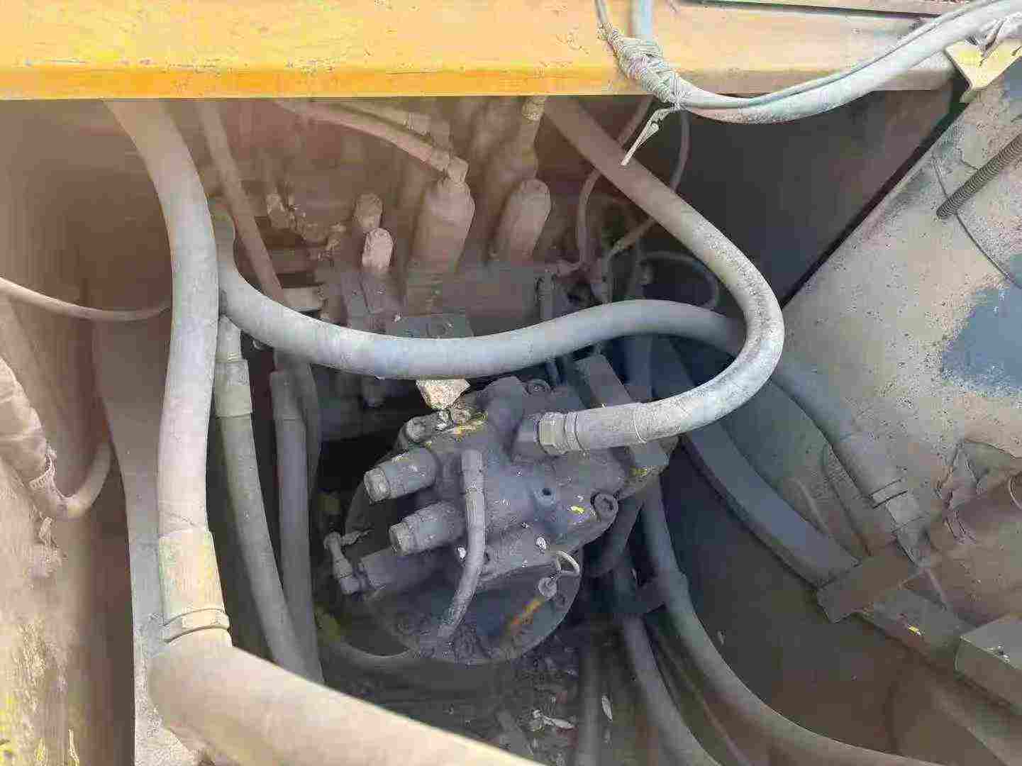 Used Hyundai R225-7 Excavator 2016 Model / 6