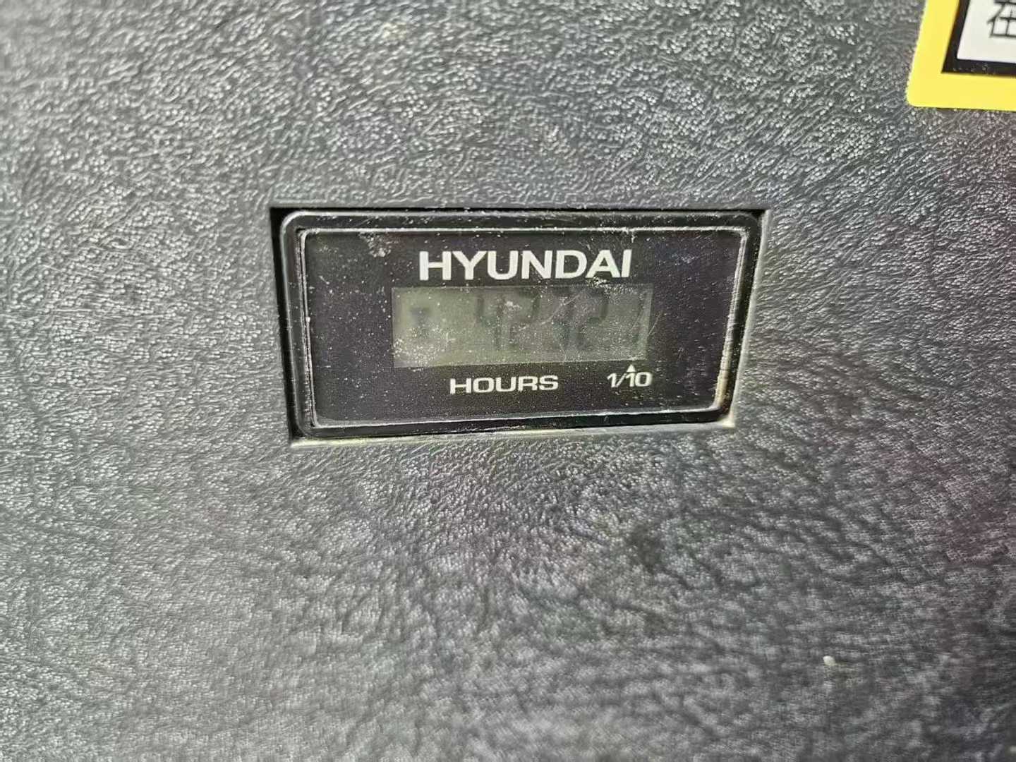 Used Hyundai R420 Excavator 2022 Model / 4