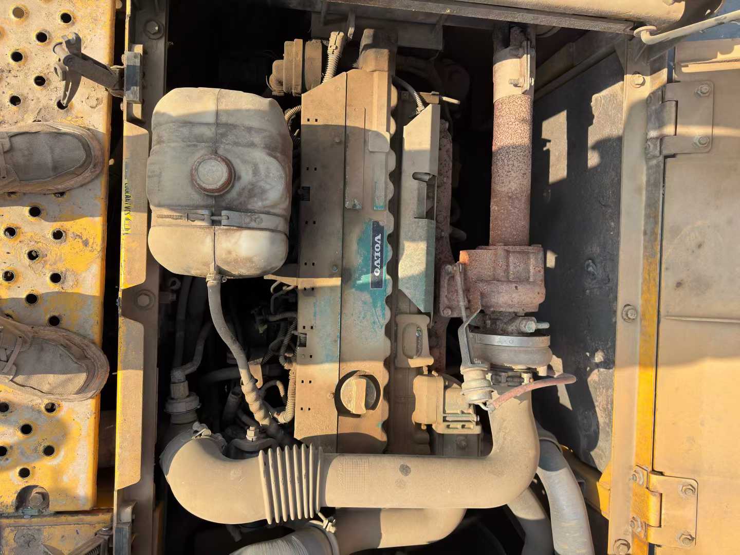 Used Volvo EW210C Excavator 2010 Model / 2