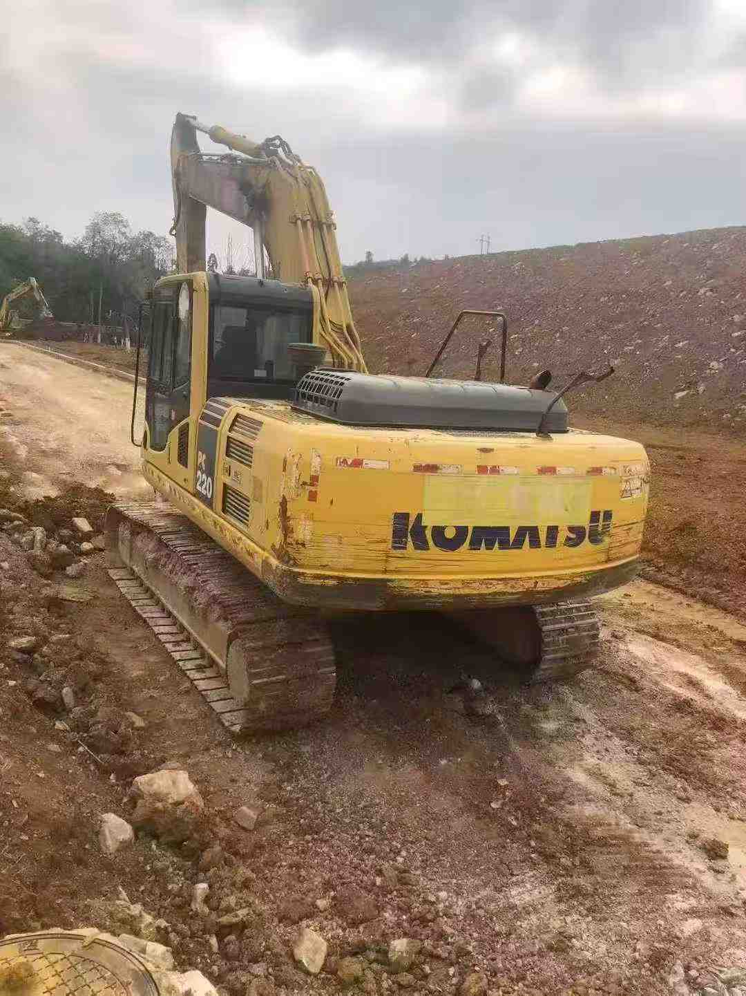 Used Komatsu PC220 Excavator 2019 Model / 3