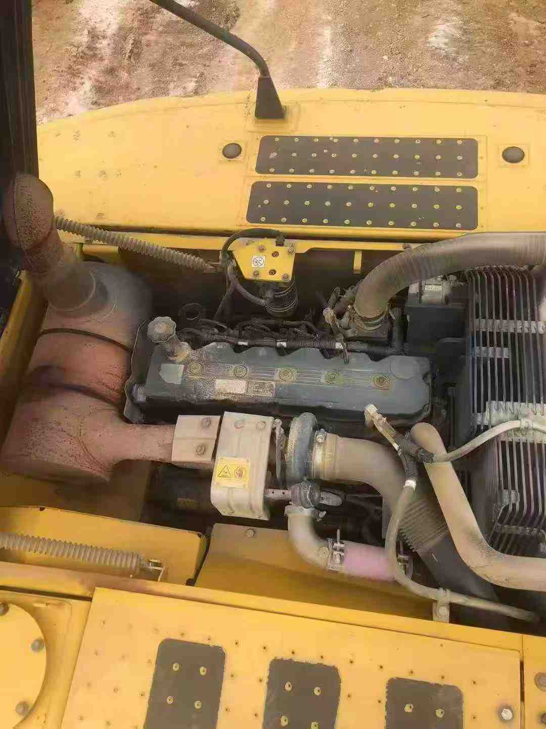 Used Komatsu PC220 Excavator 2019 Model / 6