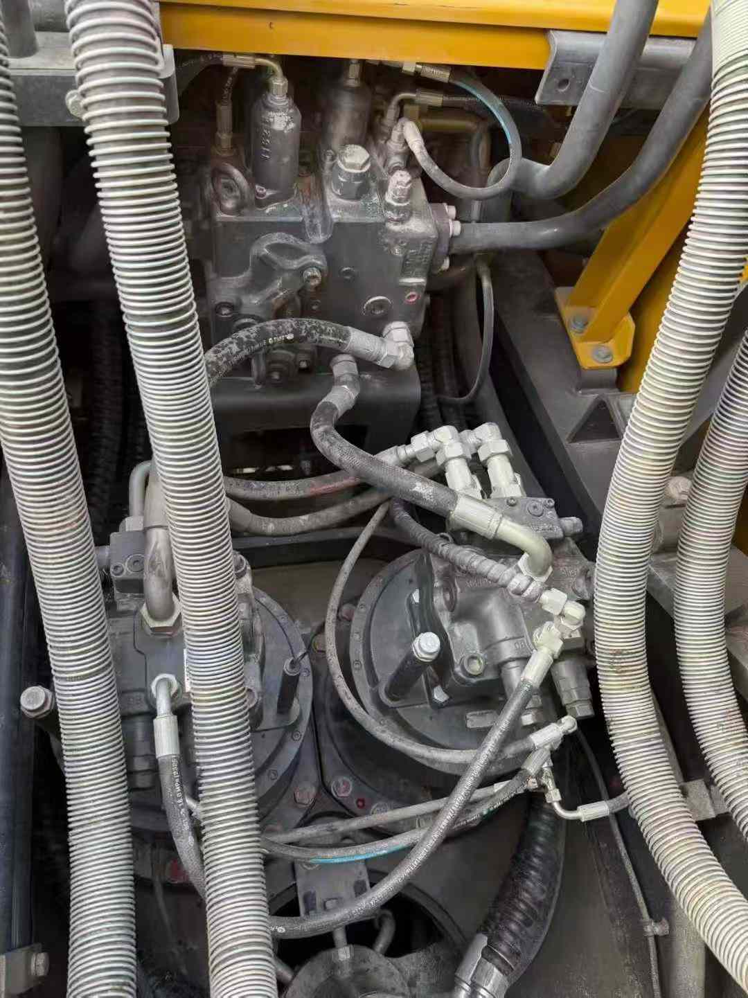 Used XCMG ZL50G Excavator 2023 Model / 4