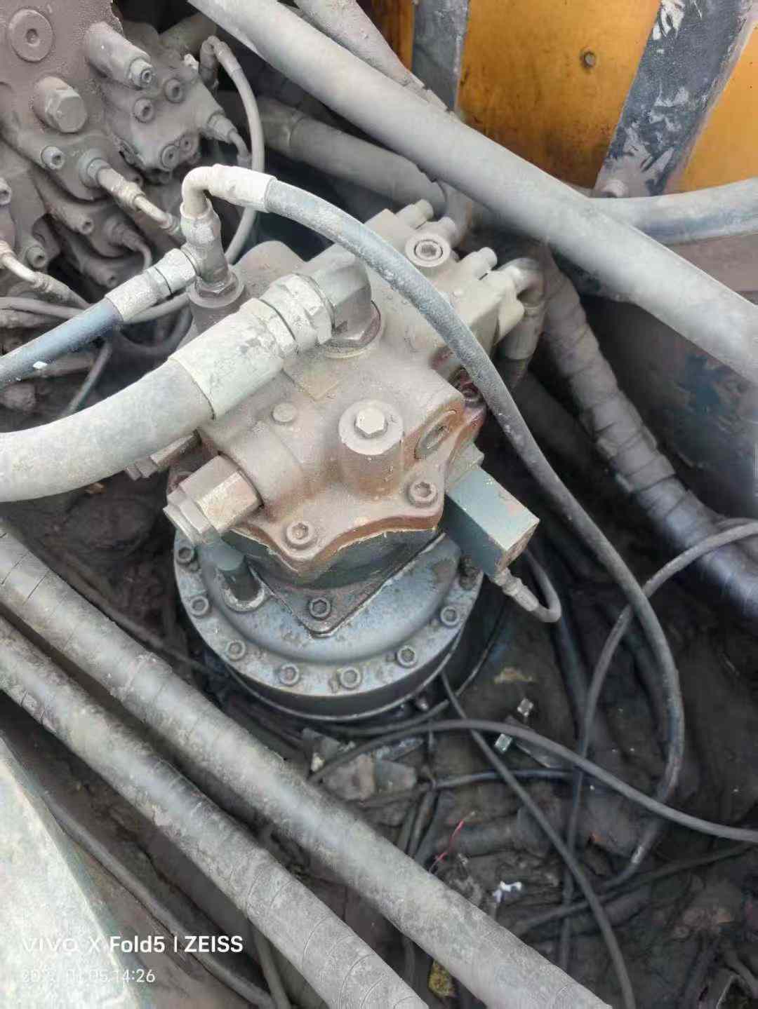 Used Hyundai R385LVS Excavator 2017 Model / 4