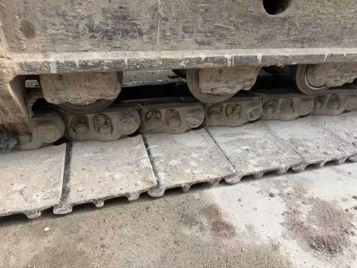 Used Komatsu PC220 Excavator 2013 Model / 4