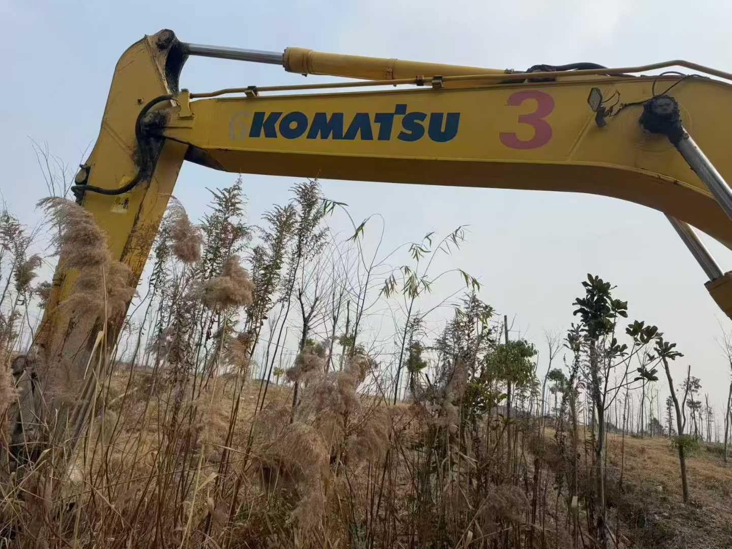 Used Komatsu PC220 Excavator 2013 Model / 2
