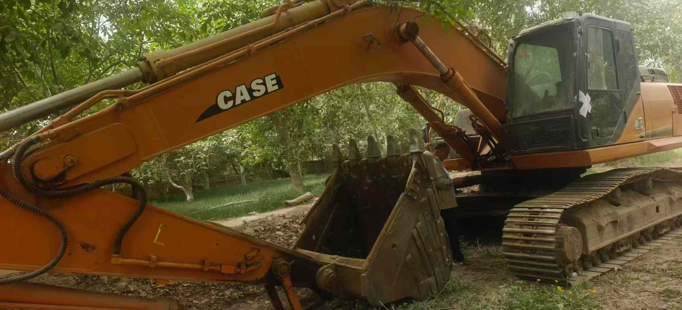 Used Case CX360B Excavator 2011 Model / 9