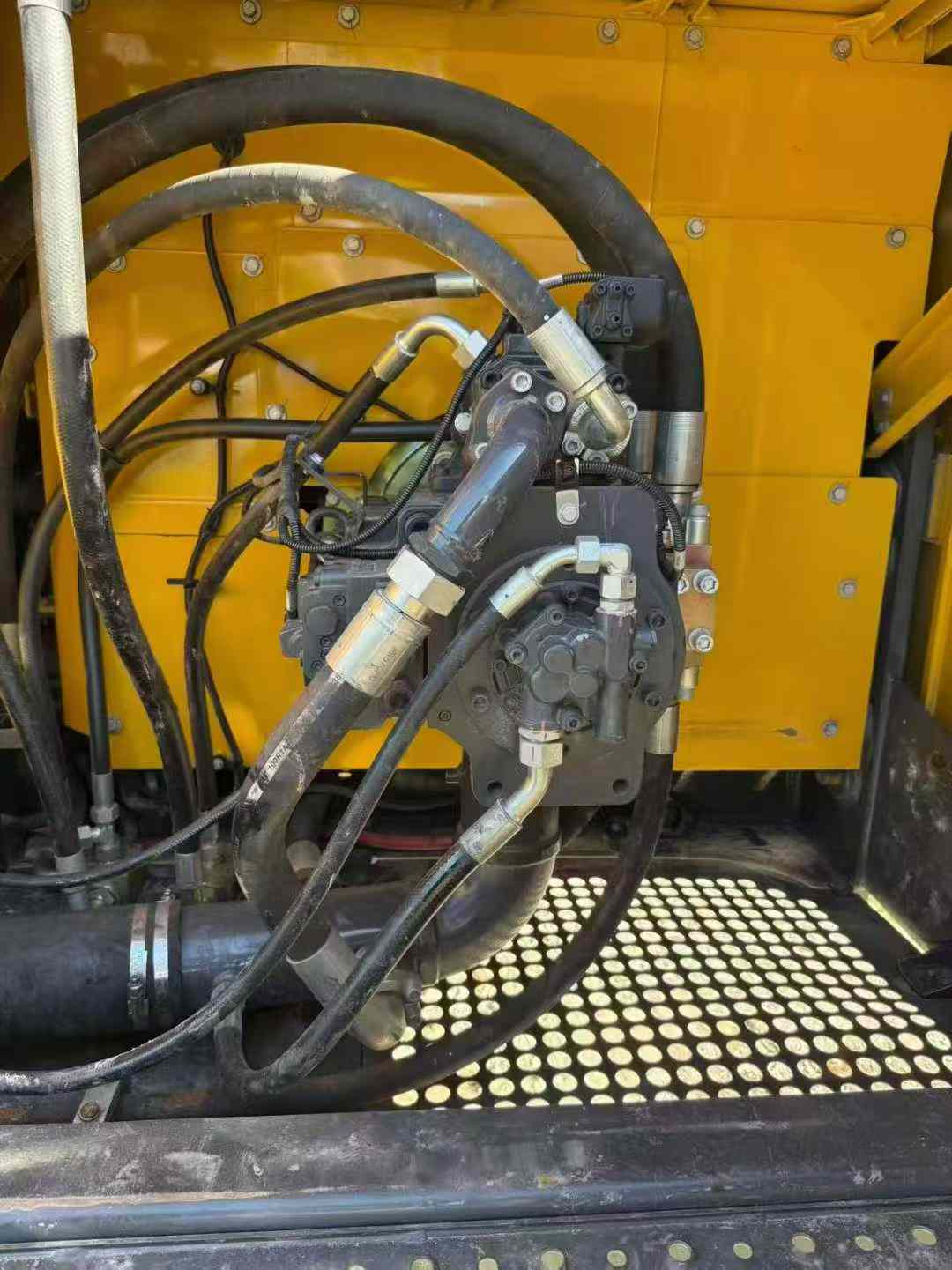 Used XCMG ZL50G Excavator 2023 Model / 3