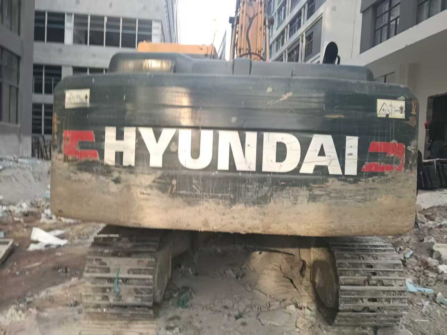 Used Hyundai R215VS Excavator 2019 Model / 5