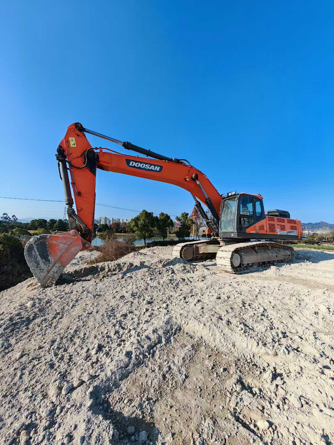 Used Doosan DL420 Excavator 2021 Model / 3