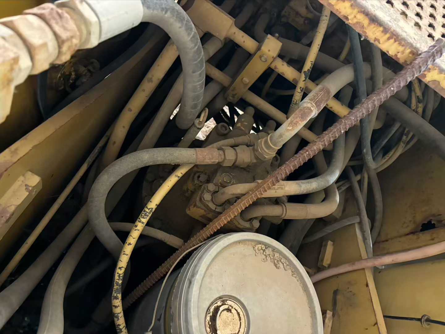 Used Caterpillar 320B Excavator 2016 Model / 3