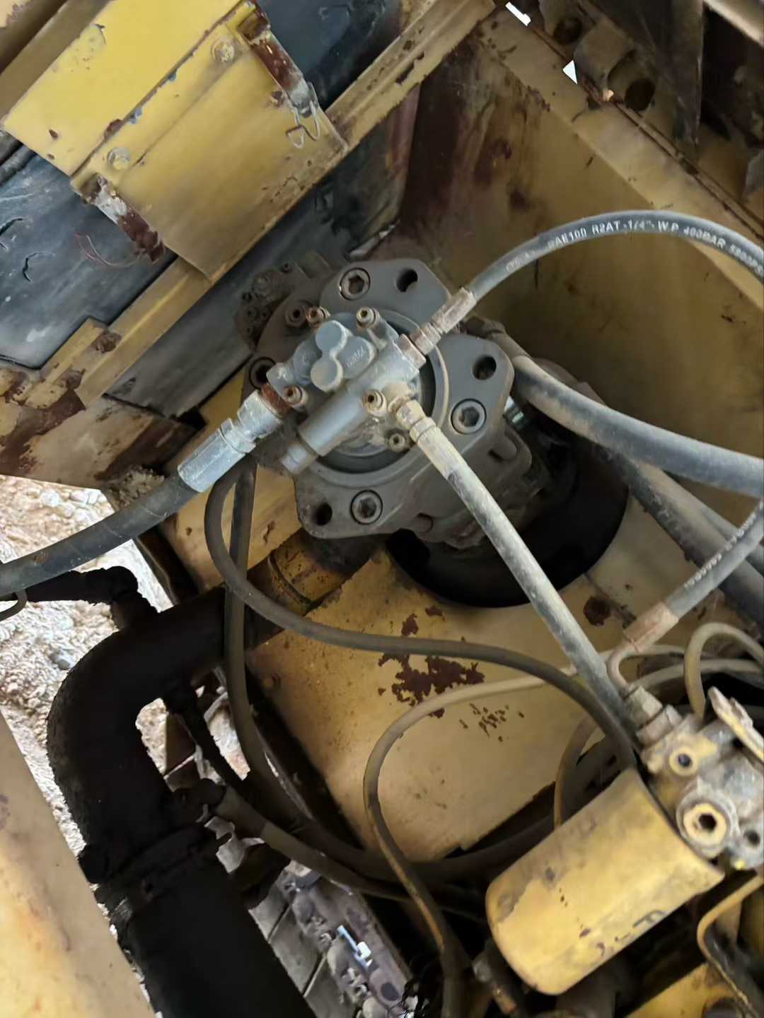 Used Caterpillar 320B Excavator 2016 Model / 4