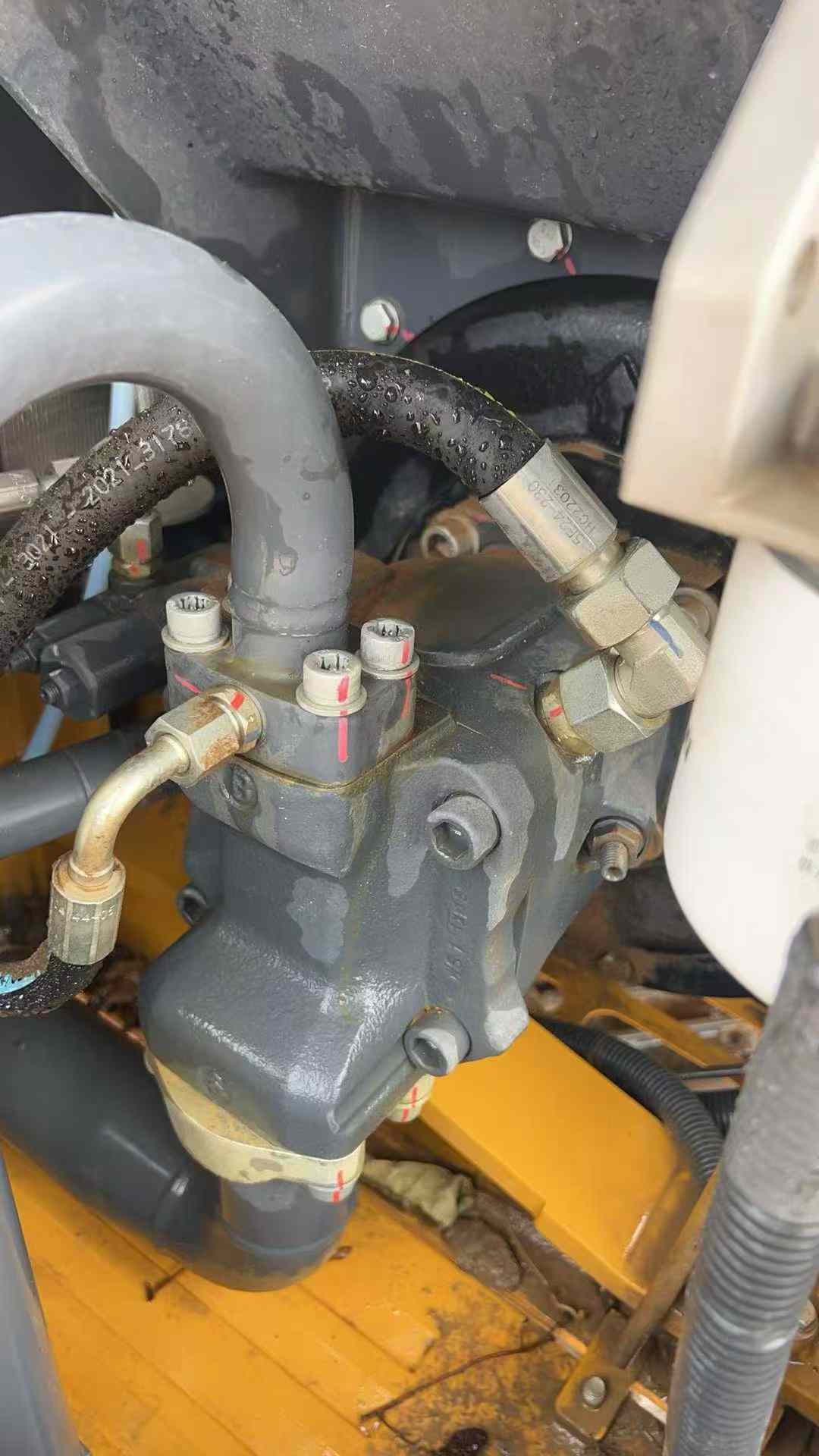 Used XCMG XE60 Excavator 2022 Model / 4