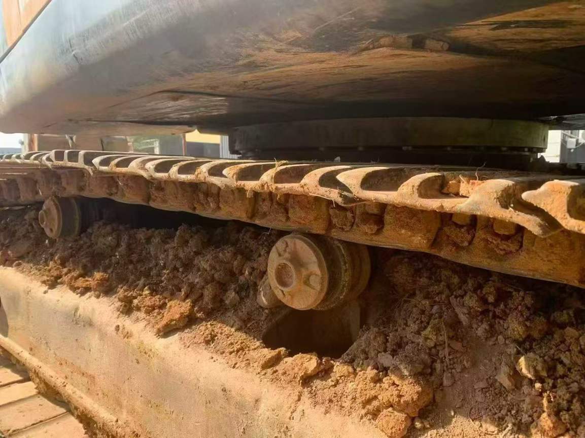 Used Hyundai R215VS Excavator 2016 Model / 9