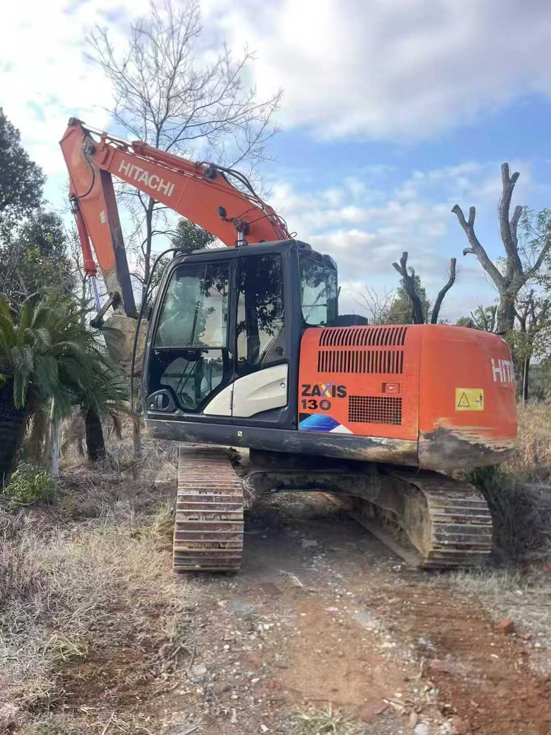 Used Hitachi ZX130-5A Excavator 2018 Model / 3