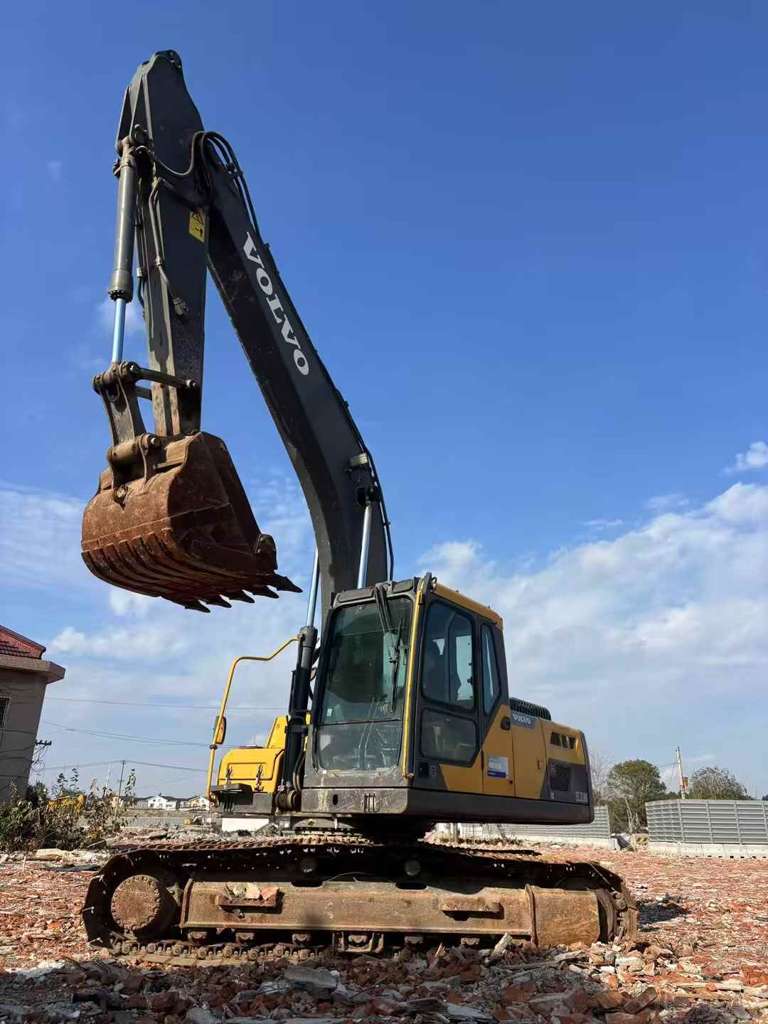 Used Volvo EC200 Excavator 2020 Model / 3