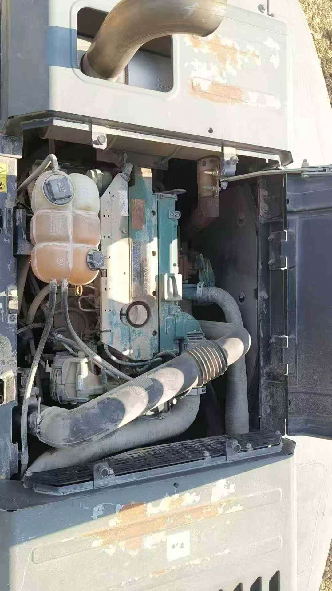 Used Volvo EC200D Excavator 2020 Model / 3